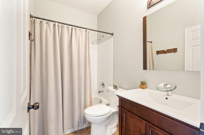 Building Photo - 10136 Pale Rose Loop