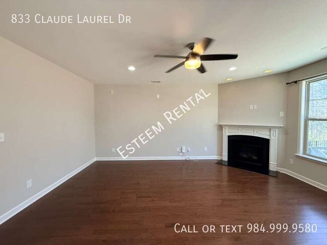 Building Photo - 833 Claude Laurel Dr