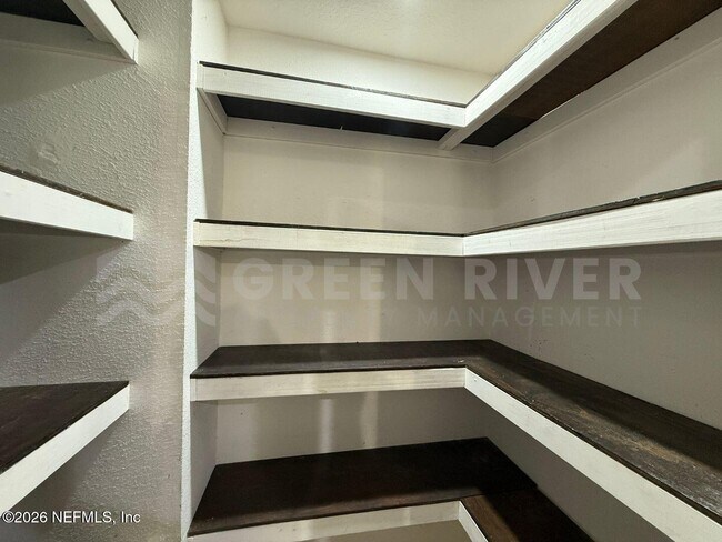 Building Photo - 8704 Lake George Cir W