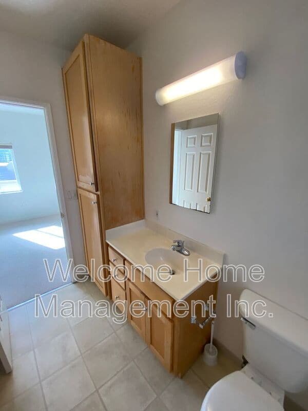 Building Photo - 1426 Henry St