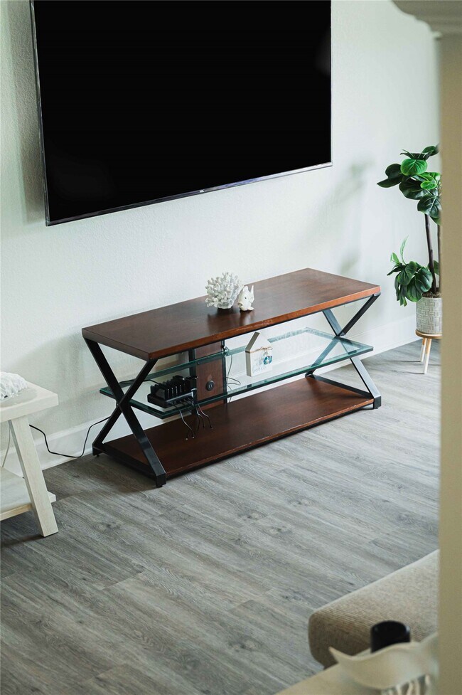 Building Photo - 3314 Kleinmann Ave