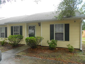 Meridian Place 2 Bedroom 2 Bath Townhome close to Folly Beach- Vaulted Ceilings and Fenced in Yard - 1288 Apex Ln