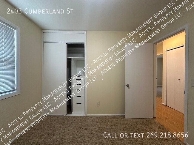 Building Photo - Large Westwood Kalamazoo home for rent!  4...