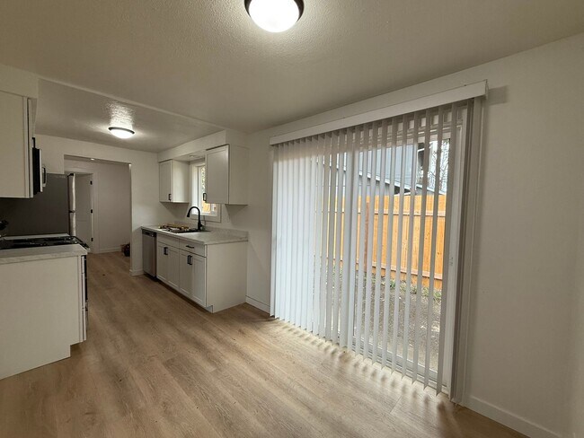 Building Photo - 4012so