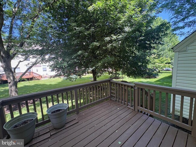 Building Photo - 208 Castle Dr