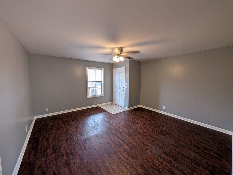 Building Photo - 109 Dickerson Ct