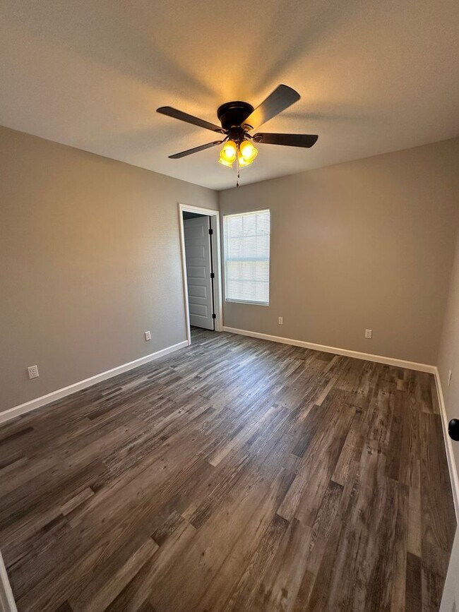 Building Photo - 3 Bed 2 Bath New Construction Brick Home