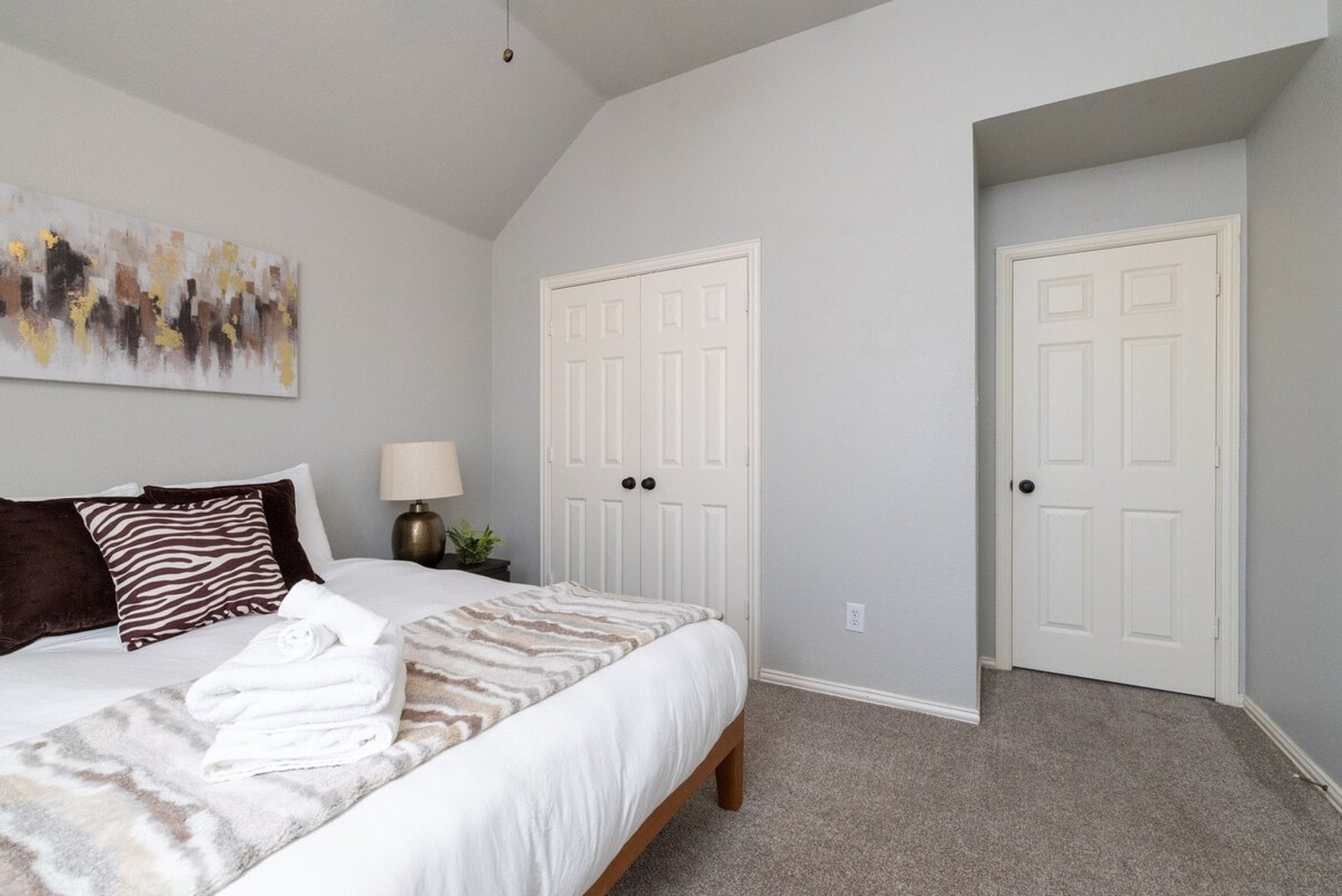 Building Photo - 8862 Beartooth Dr