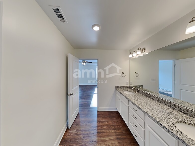 Building Photo - 4009 Birchfield Pl