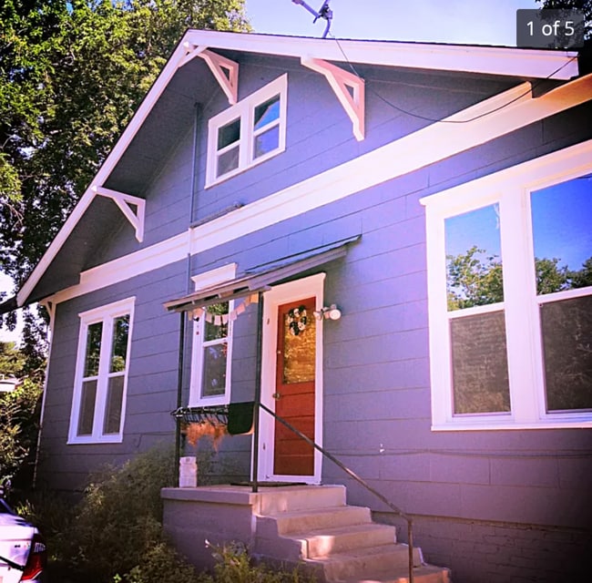 Building Photo - 132 Woodland St