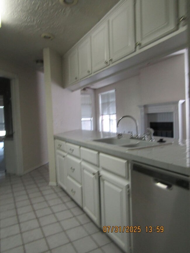 Building Photo - 503 NW Fairway Villa Dr