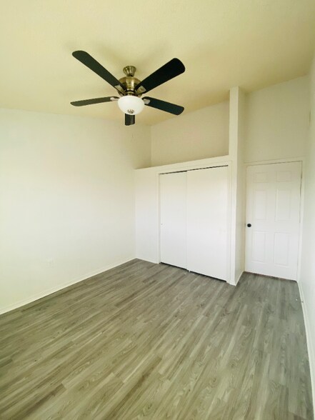 Building Photo - 11055 Breeze Ct