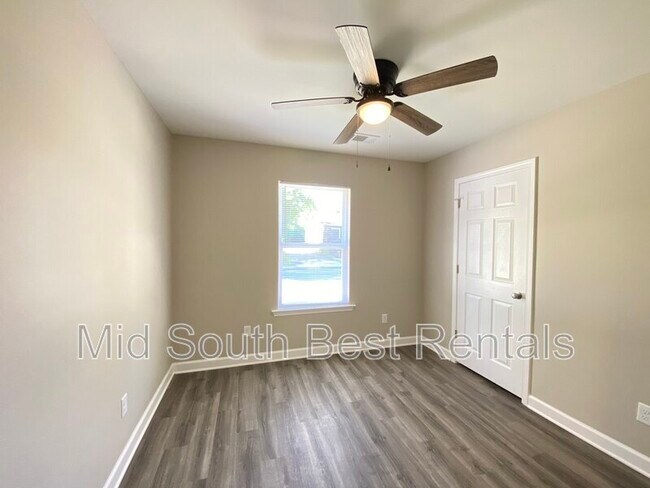 Building Photo - 115 Roosevelt Rd