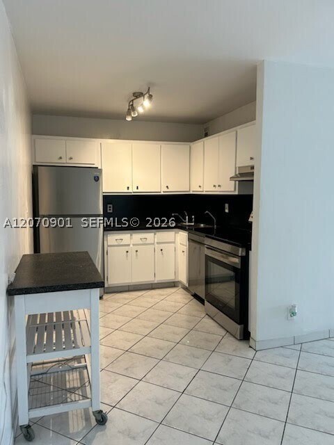 Building Photo - 111 Golden Isles Dr