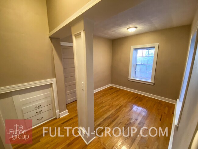 Building Photo - 303 Fulton St E