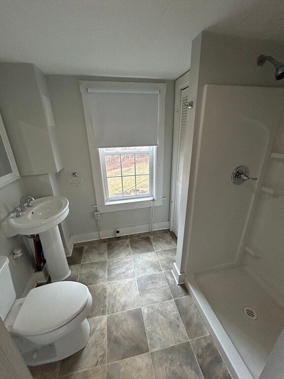 Building Photo - 272 N Main St