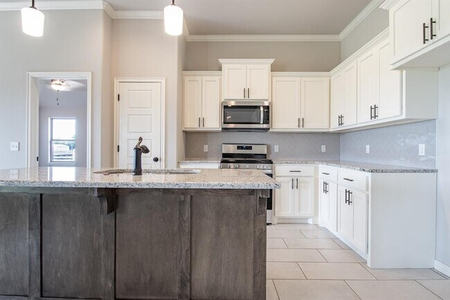 Building Photo - 495 Cherrybark Dr
