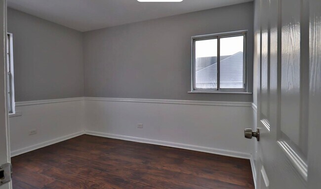 Building Photo - Charming 4-Bedroom Ranch in Sauk Village