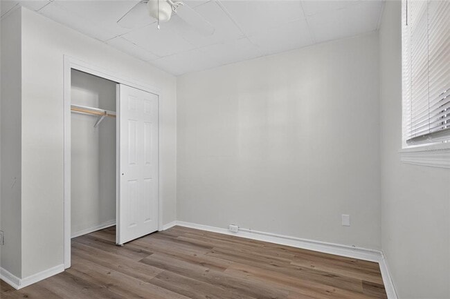 Building Photo - 7508 N Thatcher Ave