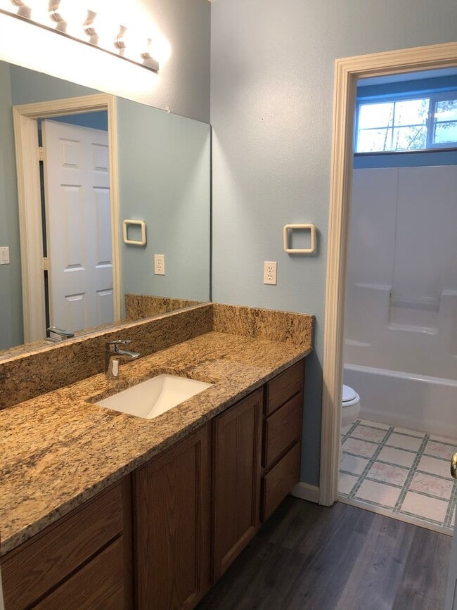 Building Photo - Beautiful 3 Bed + Bonus Room, 2.5 Bath Home!