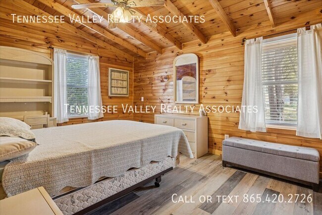 Building Photo - 2050 Chapel Rd