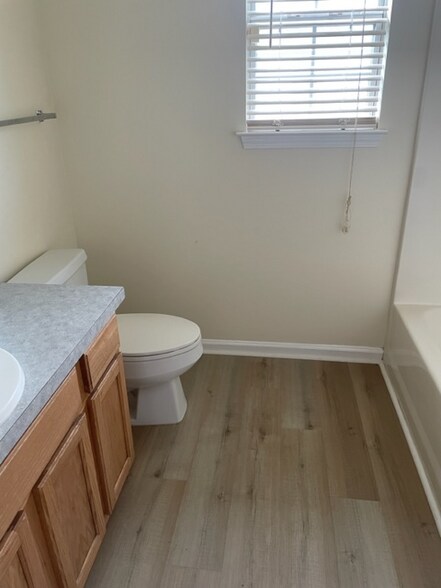 Building Photo - 16 Stoney Hill Rd