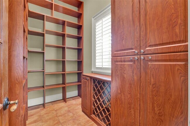Building Photo - 24044 Integrity Way