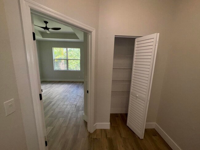 Building Photo - 971 Pipers Cay Dr