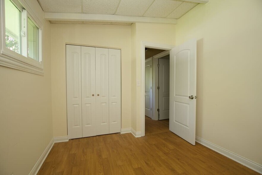Building Photo - 1227 S Wood St