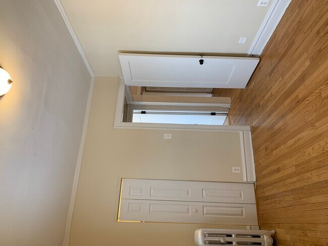 Building Photo - 5164 S King Dr