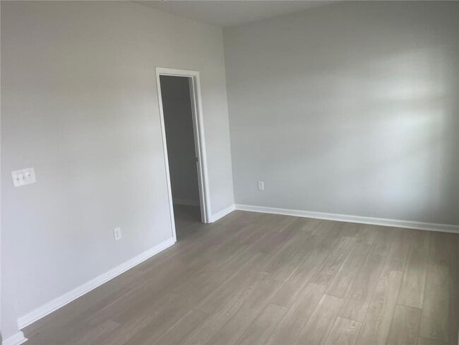 Building Photo - 31111 Morgan Hill Dr SE