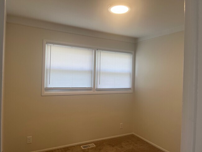 Building Photo - 47304 Jeffry