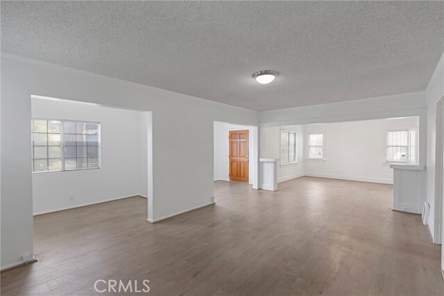 Primary Photo - 333 S 6th St