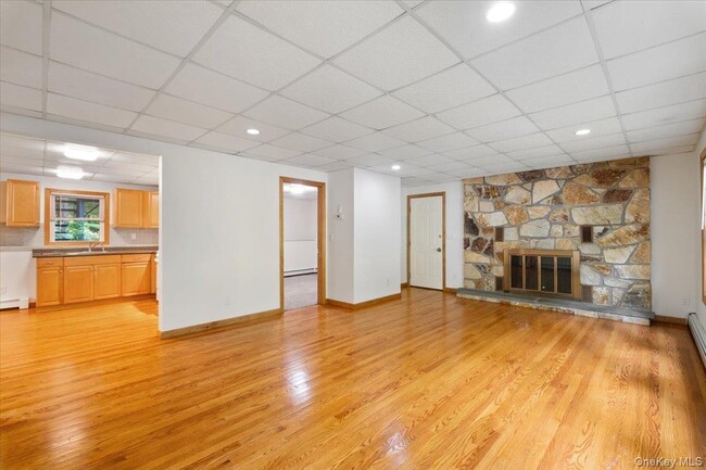 Building Photo - 272 Brewster Hill Rd