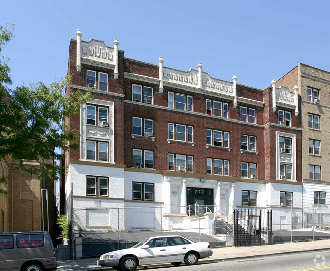 Primary Photo - New High Place Apartments