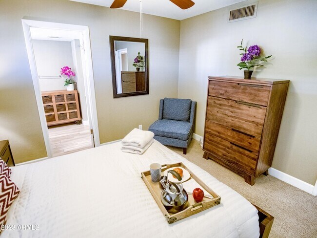 Building Photo - 2301 N 81st Pl