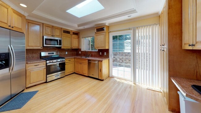 Building Photo - 1618 King St