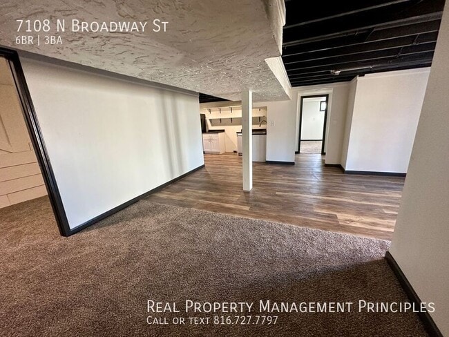 Building Photo - 7108 N Broadway