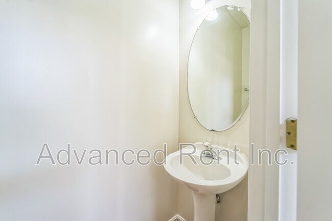 Building Photo - 8942 Quail Run Dr