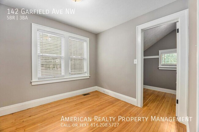 Building Photo - 142 Garfield Ave NW