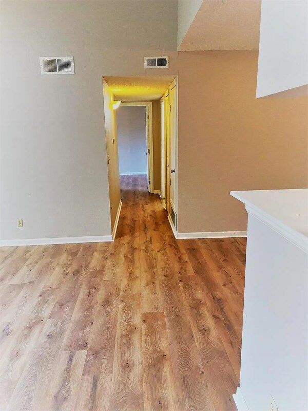 Building Photo - 8225 Fairmount Dr