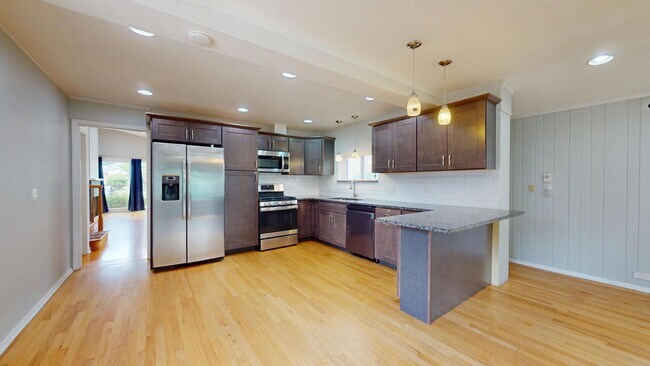 Building Photo - 9131 Kilbourn Ave