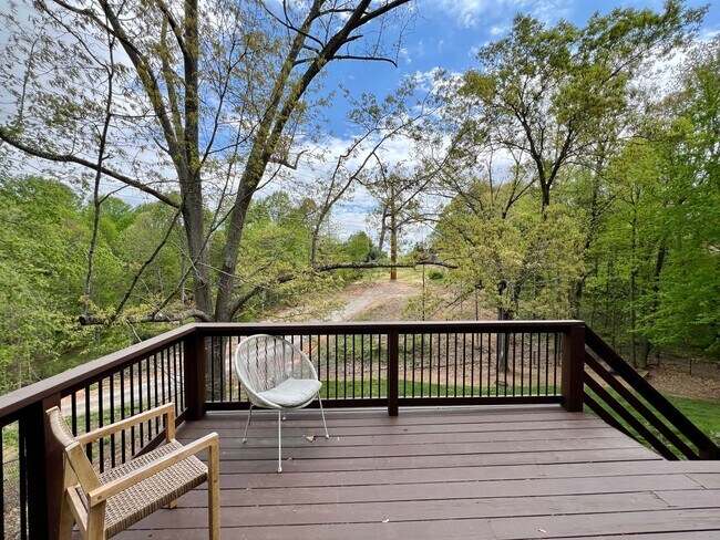 Building Photo - Beautifully Updated Home!  Fenced Yard!
