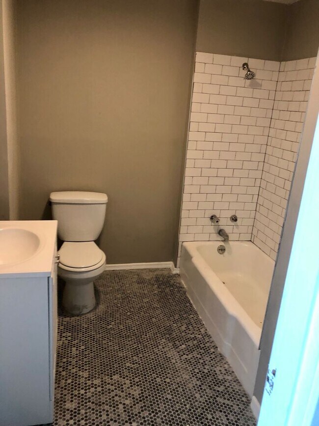 Building Photo - Benton Park West 3bd/1ba Single Family Home