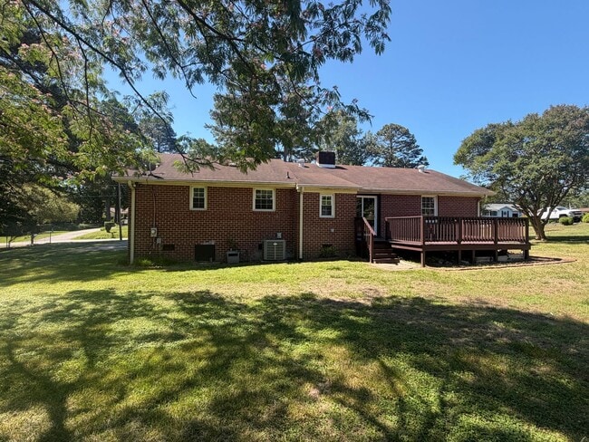 Building Photo - Beautiful Brick Rancher