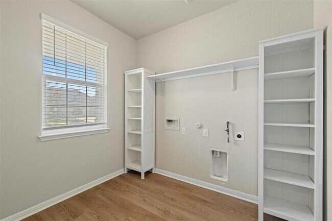 Building Photo - 509 Dubina Ave