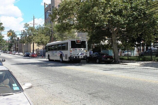 Building Photo - 1209 Palisade Ave