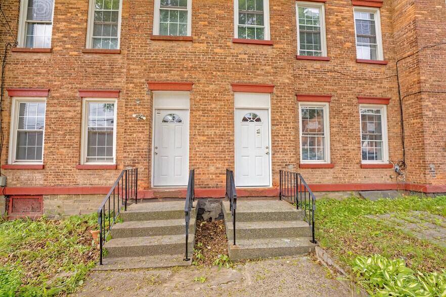 Building Photo - 36 Vliet St