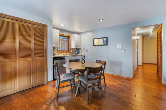 Building Photo - 10507 Rainier Ave S