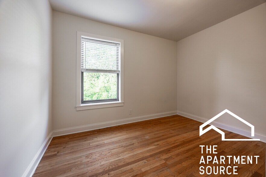 Building Photo - 4038 N Ashland Ave